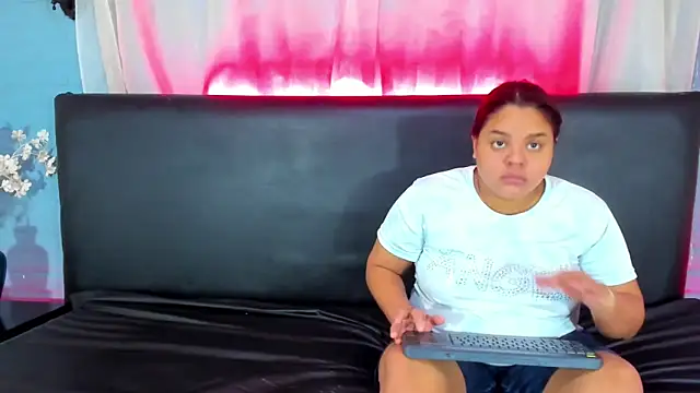 Snapshot of brunnette_hot chatting on February 27, 2025, 11:20 am brunnette hot online show from February 27, 2025, 11:20 am