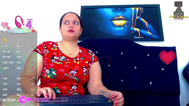 Snapshot of brunnette_hot chatting on November 1, 2025, 11:01 am brunnette hot online show from November 1, 2025, 11:01 am