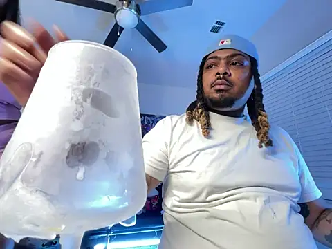 4EVAGLACIERS online show from April 24, 2026, 2:58 am