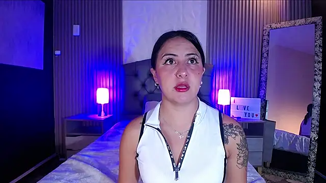 Snapshot of isabella_smith_ chatting on January 9, 2025, 1:13 pm isabella smith online show from January 9, 2025, 1:13 pm