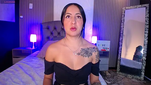 Snapshot of isabella_smith_ chatting on February 13, 2025, 1:15 pm isabella smith online show from February 13, 2025, 1:15 pm