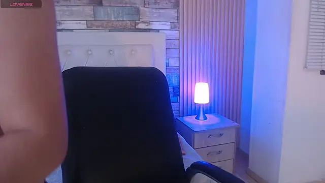 Snapshot of isabella_smith_ chatting on October 7, 2025, 4:59 pm isabella smith online show from October 7, 2025, 4:59 pm