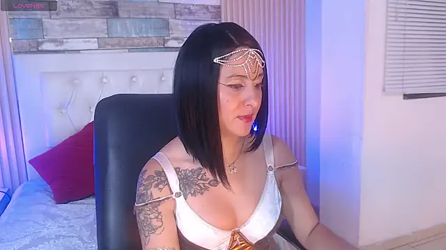 Snapshot of isabella_smith_ chatting on October 8, 2025, 5:43 pm isabella smith online show from October 8, 2025, 5:43 pm