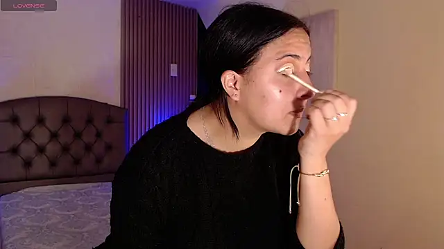 Snapshot of isabella_smith_ chatting on October 14, 2025, 5:14 pm isabella smith online show from October 14, 2025, 5:14 pm