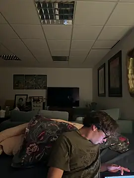 Snapshot of hardmecl chatting on December 17, 2024, 9:16 pm hardmecl online show from December 17, 2024, 9:16 pm