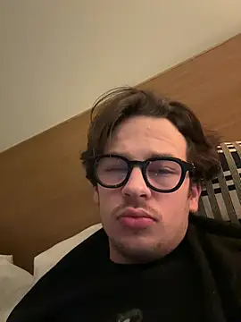 Snapshot of hardmecl chatting on March 12, 2025, 7:35 am hardmecl online show from March 12, 2025, 7:35 am