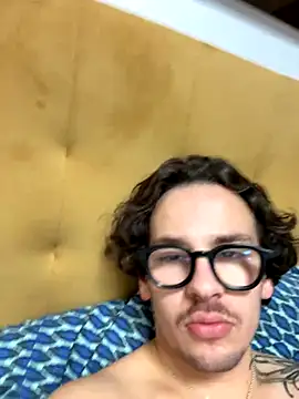 Snapshot of hardmecl chatting on October 24, 2025, 7:21 pm hardmecl online show from October 24, 2025, 7:21 pm