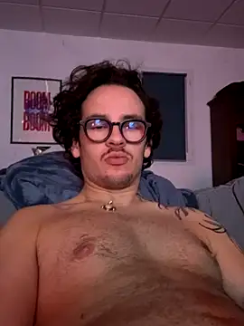 Snapshot of hardmecl chatting on November 2, 2025, 9:28 pm hardmecl online show from November 2, 2025, 9:28 pm