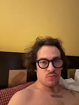 Snapshot of hardmecl chatting on January 16, 2026, 11:31 pm hardmecl online show from January 16, 2026, 11:31 pm