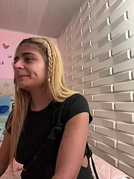 Snapshot of pamell_col chatting on December 12, 2024, 1:43 am pamell col online show from December 12, 2024, 1:43 am