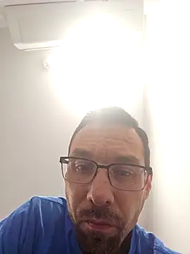 Snapshot of Iliketocooksquirt25 chatting on March 18, 2025, 1:43 am Iliketocooksquirt25 online show from March 18, 2025, 1:43 am