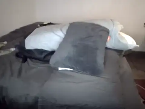 Snapshot of Iliketocooksquirt25 chatting on March 21, 2025, 12:17 pm Iliketocooksquirt25 online show from March 21, 2025, 12:17 pm