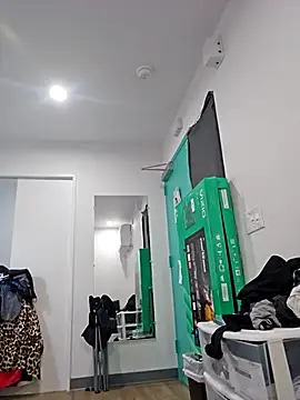 Snapshot of Iliketocooksquirt25 chatting on September 28, 2025, 4:18 am Iliketocooksquirt25 online show from September 28, 2025, 4:18 am