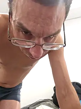 Snapshot of Iliketocooksquirt25 chatting on October 6, 2025, 11:35 pm Iliketocooksquirt25 online show from October 6, 2025, 11:35 pm