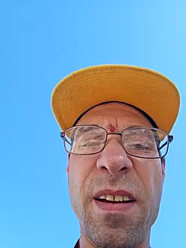 Snapshot of Iliketocooksquirt25 chatting on October 24, 2025, 5:42 pm Iliketocooksquirt25 online show from October 24, 2025, 5:42 pm