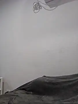 Snapshot of Iliketocooksquirt25 chatting on November 5, 2025, 12:43 am Iliketocooksquirt25 online show from November 5, 2025, 12:43 am