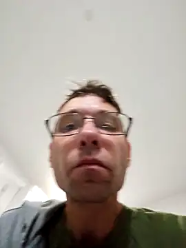 Snapshot of Iliketocooksquirt25 chatting on November 14, 2025, 8:02 am Iliketocooksquirt25 online show from November 14, 2025, 8:02 am