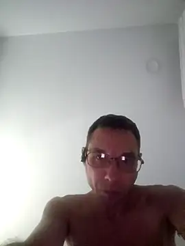 Snapshot of Iliketocooksquirt25 chatting on May 11, 2026, 12:38 am Iliketocooksquirt25 online show from May 11, 2026, 12:38 am