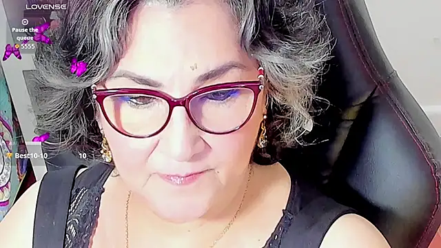 cataleya mom online show from October 13, 2025, 3:39 am