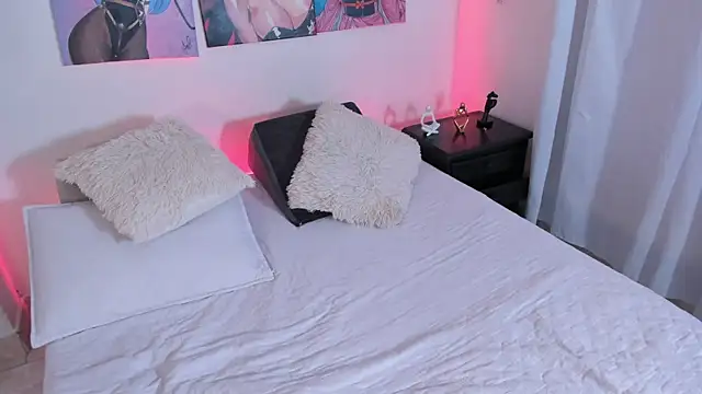 Jessica Herrera  online show from September 18, 2025, 10:34 pm