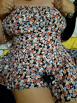 Snapshot of Miss_Barbarella chatting on June 20, 2026, 1:36 pm Miss Barbarella online show from June 20, 2026, 1:36 pm