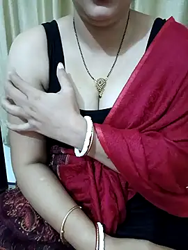 Snapshot of Priya_Boudi chatting on January 5, 2025, 5:30 pm Priya Boudi online show from January 5, 2025, 5:30 pm