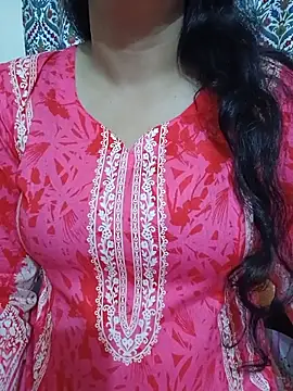Snapshot of Priya_Boudi chatting on July 21, 2026, 6:32 pm Priya Boudi online show from July 21, 2026, 6:32 pm