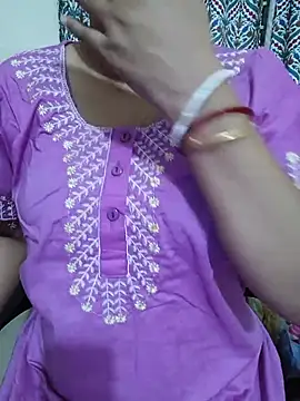 Snapshot of Priya_Boudi chatting on July 23, 2026, 6:28 pm Priya Boudi online show from July 23, 2026, 6:28 pm