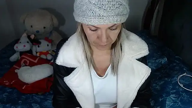 Chantal hott online show from February 6, 2026, 1:32 am