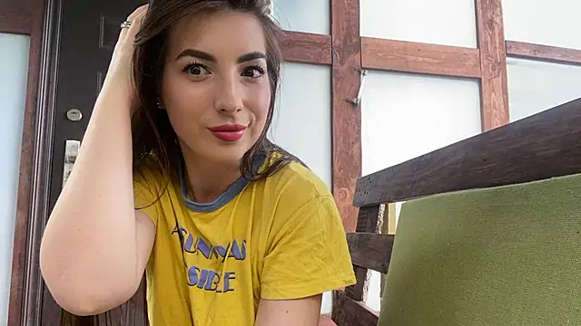 Fiery Brunette  online show from July 27, 2026, 5:09 pm