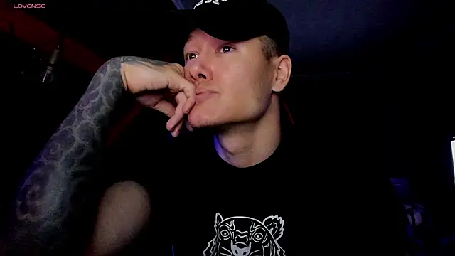 Snapshot of RODARRI chatting on October 15, 2025, 1:28 am RODARRI online show from October 15, 2025, 1:28 am