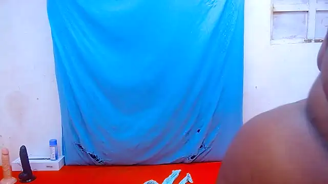 JUICYASSxxx online show from December 6, 2024, 4:38 pm