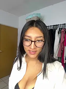 Sexyedith09 online show from April 13, 2026, 6:13 pm