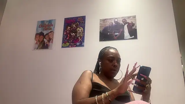 Snapshot of ChocolateCakeQueen chatting on May 23, 2026, 1:22 am ChocolateCakeQueen online show from May 23, 2026, 1:22 am