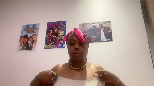 Snapshot of ChocolateCakeQueen chatting on May 25, 2026, 2:50 am ChocolateCakeQueen online show from May 25, 2026, 2:50 am