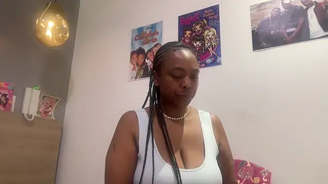 Snapshot of ChocolateCakeQueen chatting on May 28, 2026, 1:25 am ChocolateCakeQueen online show from May 28, 2026, 1:25 am