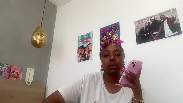 Snapshot of ChocolateCakeQueen chatting on May 29, 2026, 3:10 pm ChocolateCakeQueen online show from May 29, 2026, 3:10 pm