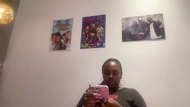 Snapshot of ChocolateCakeQueen chatting on June 2, 2026, 12:56 am ChocolateCakeQueen online show from June 2, 2026, 12:56 am