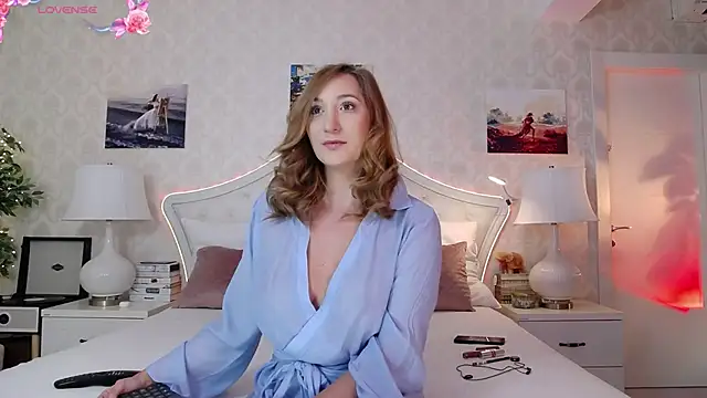 Snapshot of IreneHope chatting on May 15, 2026, 8:43 am IreneHope online show from May 15, 2026, 8:43 am