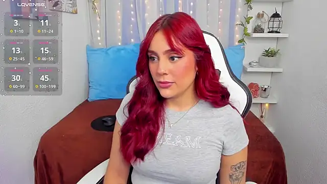 Snapshot of HazzelGray chatting on December 5, 2024, 2:55 pm HazzelGray online show from December 5, 2024, 2:55 pm