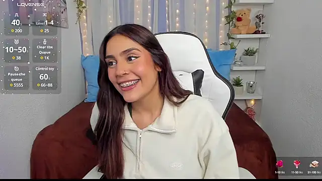 Snapshot of HazzelGray chatting on February 16, 2025, 7:16 pm HazzelGray online show from February 16, 2025, 7:16 pm