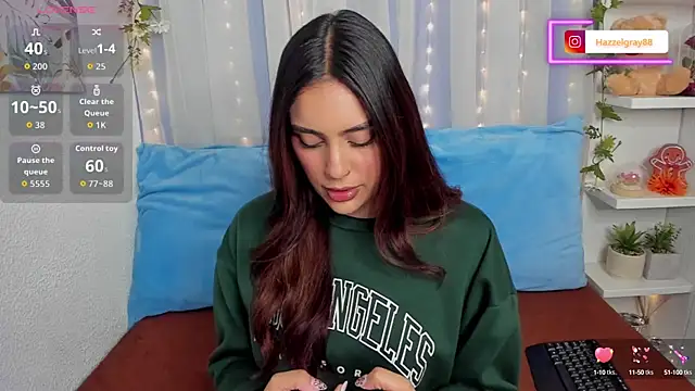 Snapshot of HazzelGray chatting on September 14, 2025, 6:29 pm HazzelGray online show from September 14, 2025, 6:29 pm