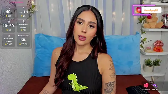 Snapshot of HazzelGray chatting on October 15, 2025, 3:45 pm HazzelGray online show from October 15, 2025, 3:45 pm