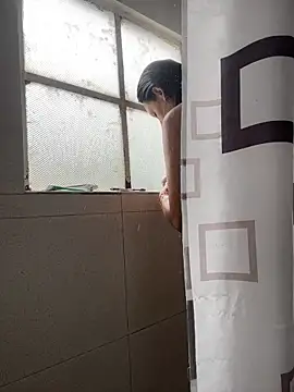 Snapshot of hannahb-e chatting on February 10, 2026, 6:12 pm hannahb-e online show from February 10, 2026, 6:12 pm