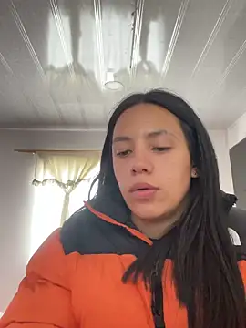 Snapshot of hannahb-e chatting on February 15, 2026, 4:58 pm hannahb-e online show from February 15, 2026, 4:58 pm