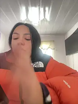 Snapshot of hannahb-e chatting on February 23, 2026, 7:11 pm hannahb-e online show from February 23, 2026, 7:11 pm