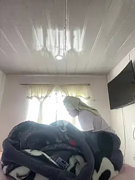 Snapshot of hannahb-e chatting on February 25, 2026, 1:10 pm hannahb-e online show from February 25, 2026, 1:10 pm