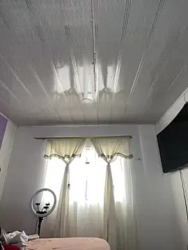 Snapshot of hannahb-e chatting on March 5, 2026, 2:46 pm hannahb-e online show from March 5, 2026, 2:46 pm