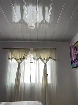 Snapshot of hannahb-e chatting on March 27, 2026, 2:06 pm hannahb-e online show from March 27, 2026, 2:06 pm