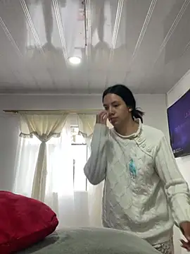 Snapshot of hannahb-e chatting on April 9, 2026, 12:21 pm hannahb-e online show from April 9, 2026, 12:21 pm